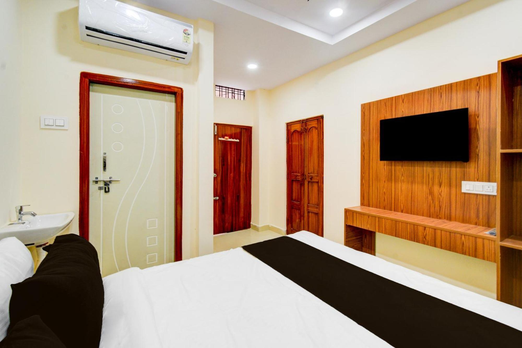 Hotel O D N Groups Sururnagar Exteriör bild