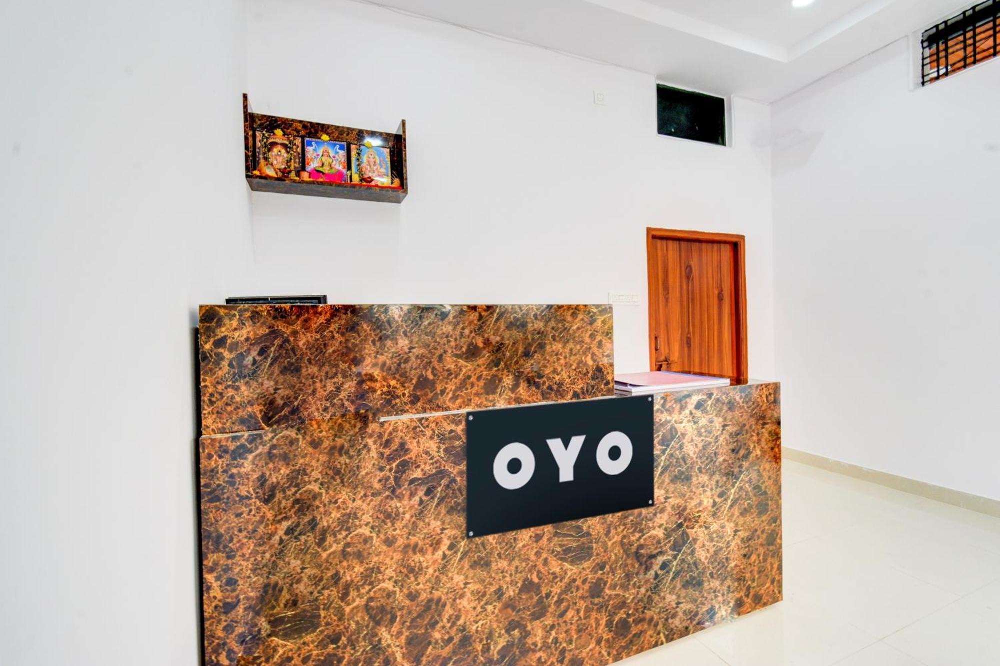 Hotel O D N Groups Sururnagar Exteriör bild